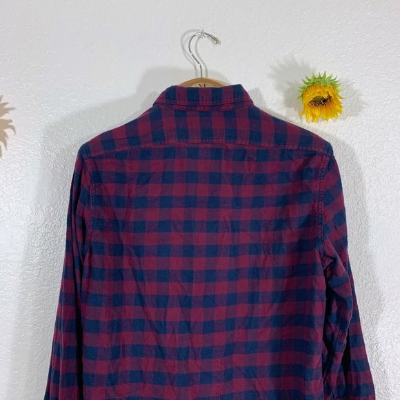 J. Crew Men’s 100% Cotton Maroon Blue Pocket Button Up Flannel Size Medium - Picture 4 of 6